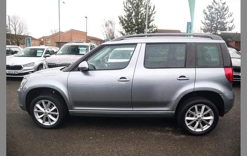 Used Skoda Yeti SE 108 HP (79 kW) 2016 Grey SUV