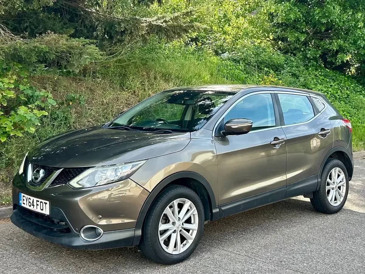 Gebraucht Nissan Qashqai Acenta 115 PS (84 kW) 2014 Beige SUV