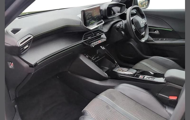 Used Peugeot 2008 GT 131 HP (96 kW) 2023 Black SUV