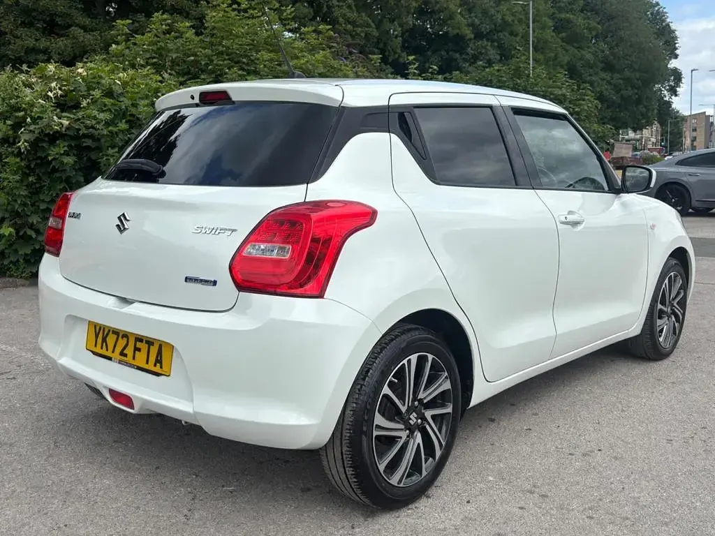 Used Suzuki Swift SZ-L 83 HP (61 kW) 2022 White Hatchback