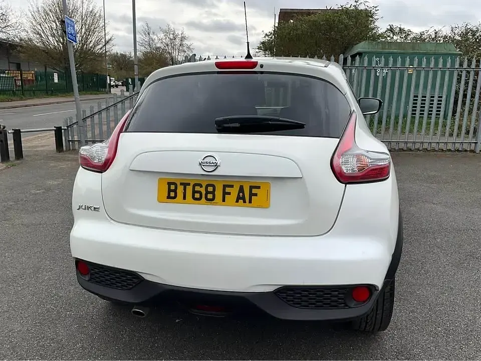 Used Nissan Juke N-Connecta 110 HP (80 kW) 2018 White SUV