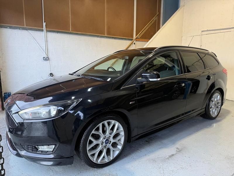 Used Ford Focus ST-Line 120 HP (88 kW) 2016 Black Estate