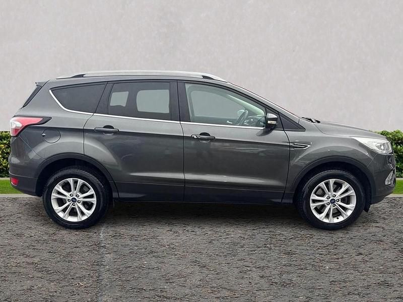 Used Ford Kuga Titanium 150 HP (110 kW) 2017 Grey SUV