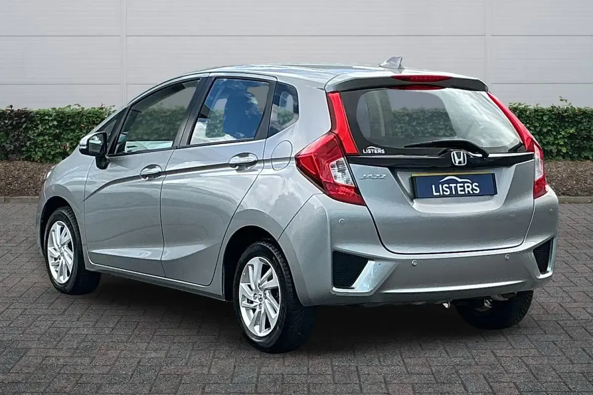 Used Honda Jazz SE 2015 Silver Hatchback