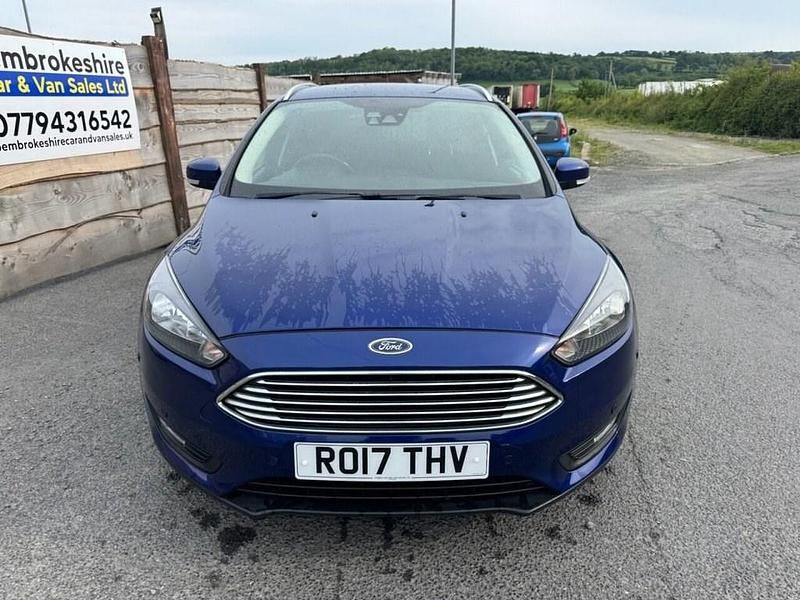 Used Ford Focus Zetec 120 HP (88 kW) 2017 Blue Estate