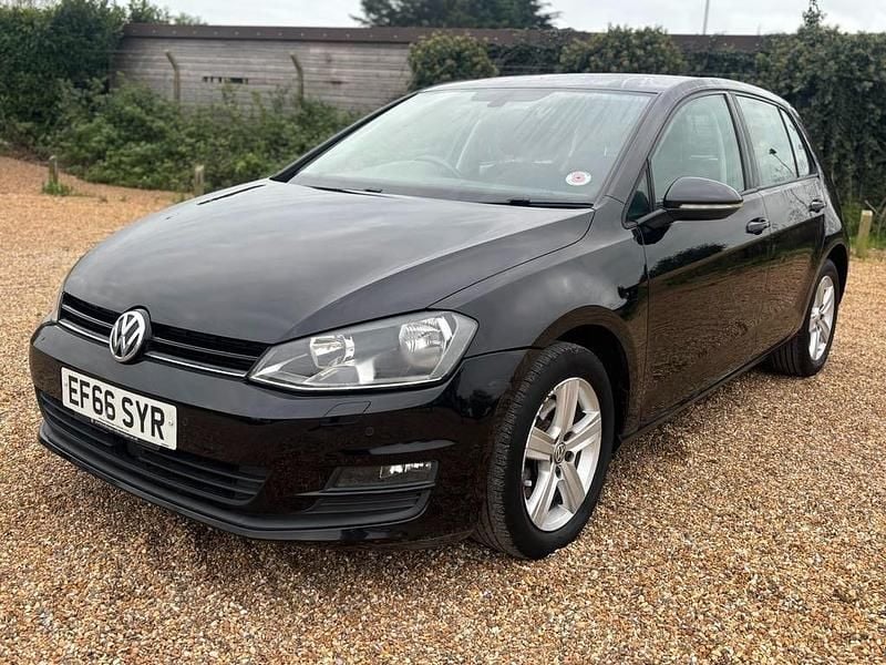 Second-hand VW Golf VII Edition 125 CP (91 kW) 2017 Negru Hatchback