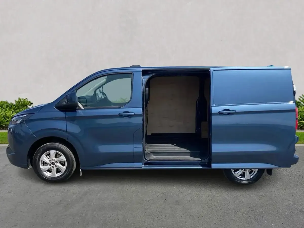 Used Ford E-Transit Limited 100 kW (136 HP) 2024 Blue Van