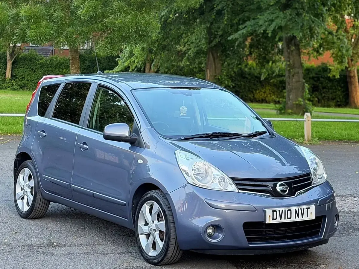 Used Nissan Note Tekna 90 HP (66 kW) 2010 Grey Hatchback