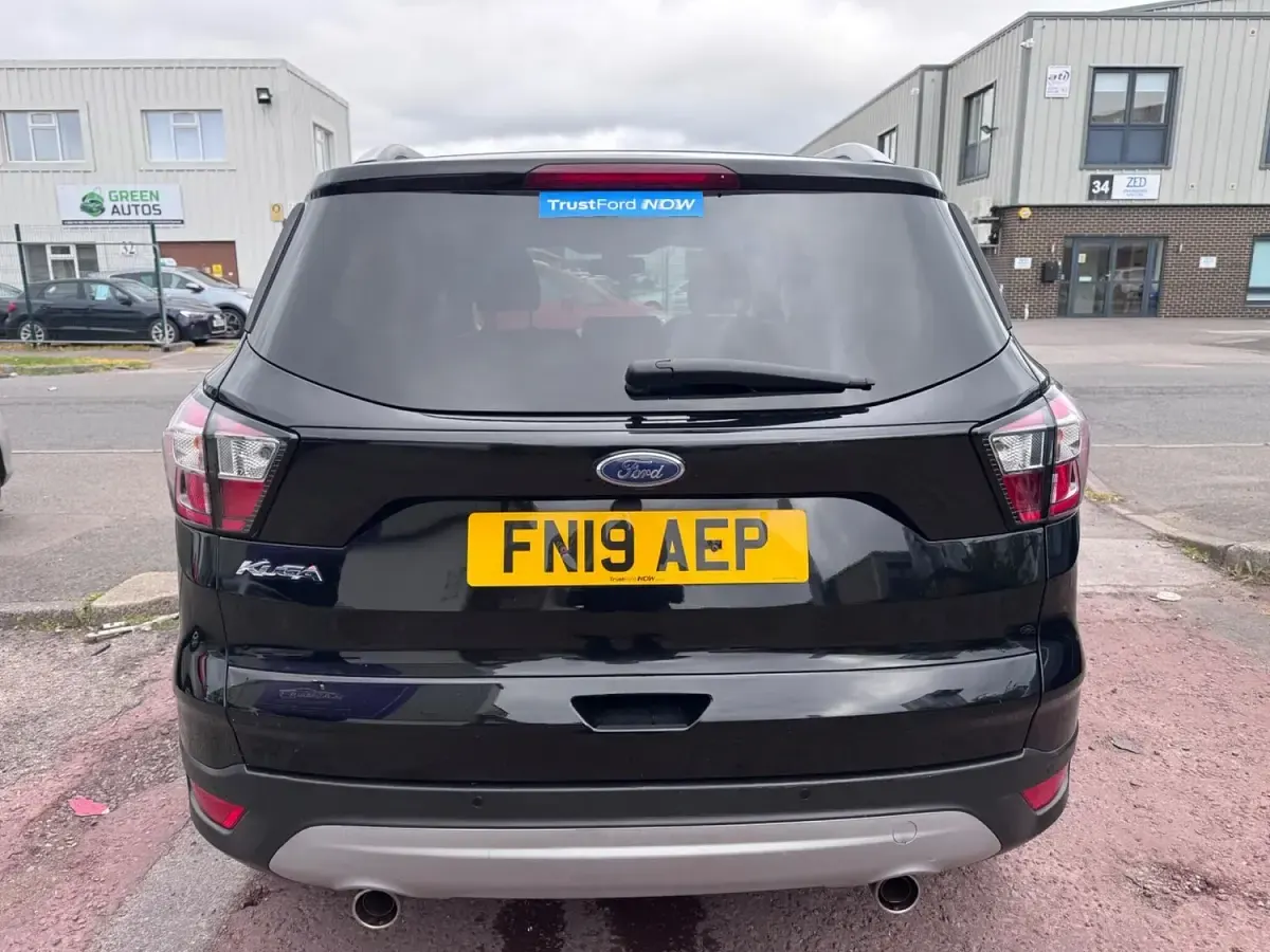Used Ford Kuga Titanium 150 HP (110 kW) 2019 Black SUV