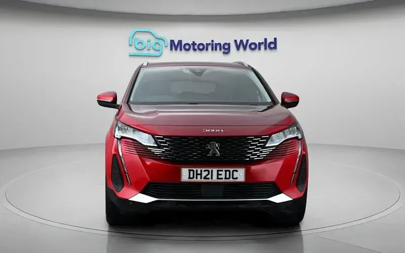 Used Peugeot 3008 Allure Premium 131 HP (96 kW) 2021 Red SUV
