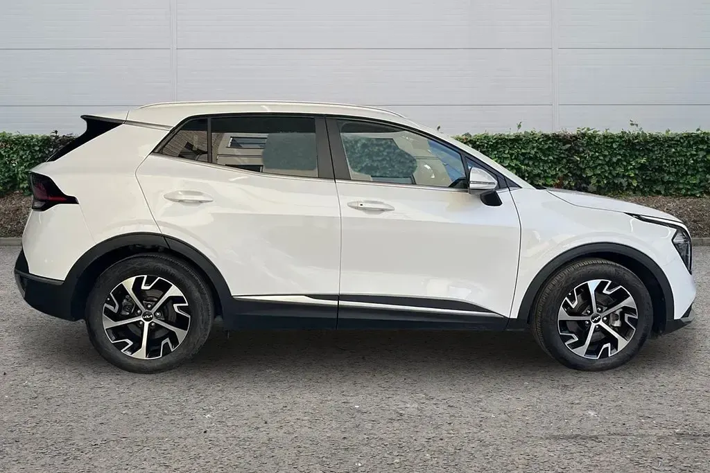 Used Kia Sportage 180 HP (132 kW) 2025 White SUV