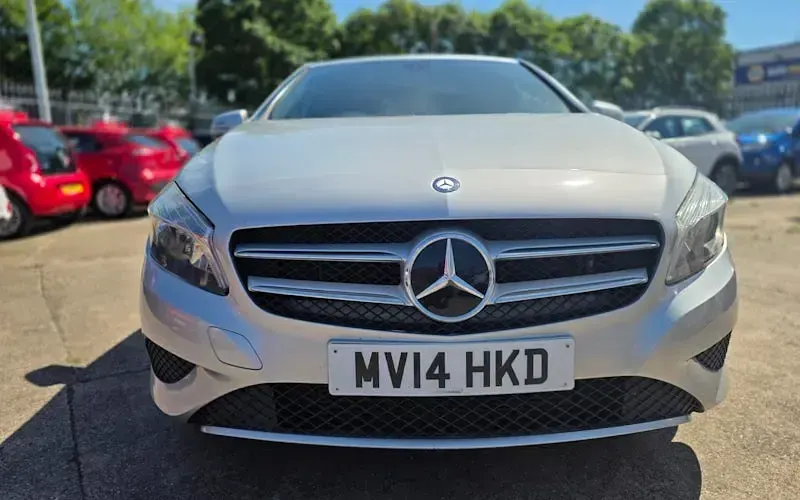 Used Mercedes A180 109 HP (80 kW) 2013 Silver Hatchback