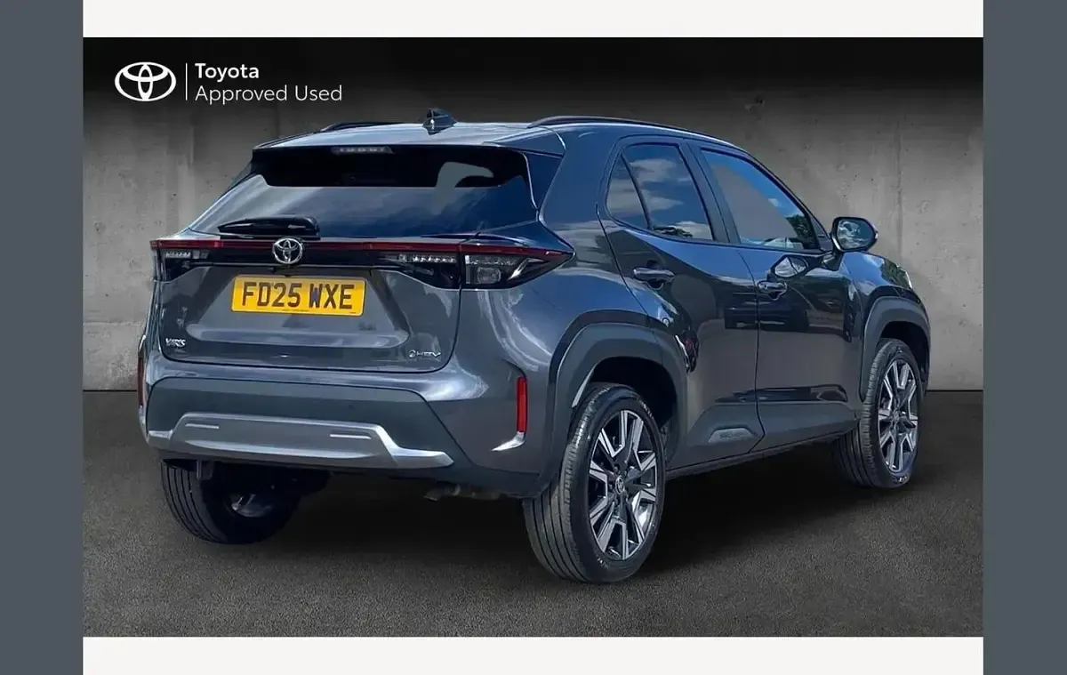 Used Toyota Yaris Cross 128 HP (94 kW) 2025 Grey SUV
