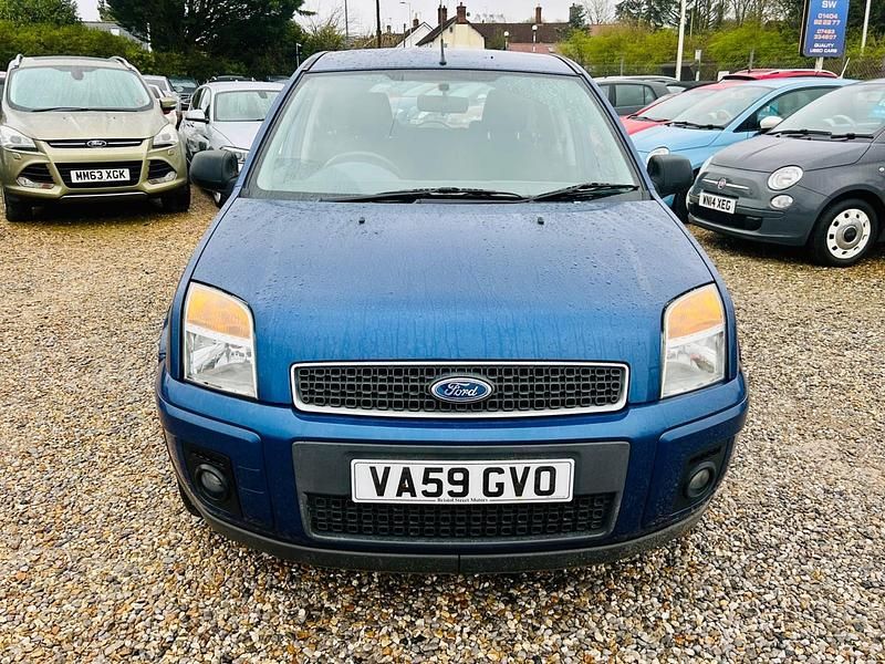 Used Ford Fusion Zetec 2010 Blue Hatchback