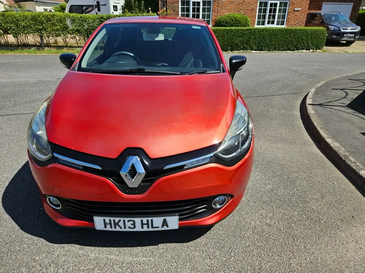 Used Renault Clio Dynamique 75 HP (55 kW) 2013 Red Hatchback
