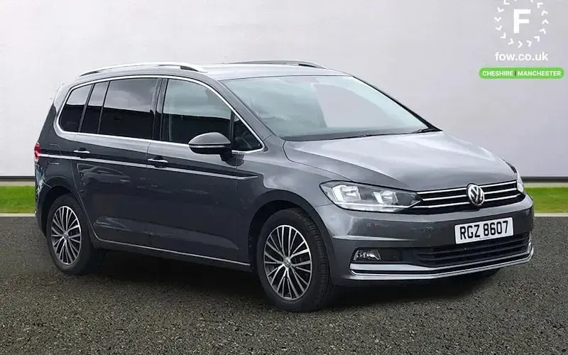 Second-hand VW Touran SEL 150 CP (110 kW) 2025 Monovolum
