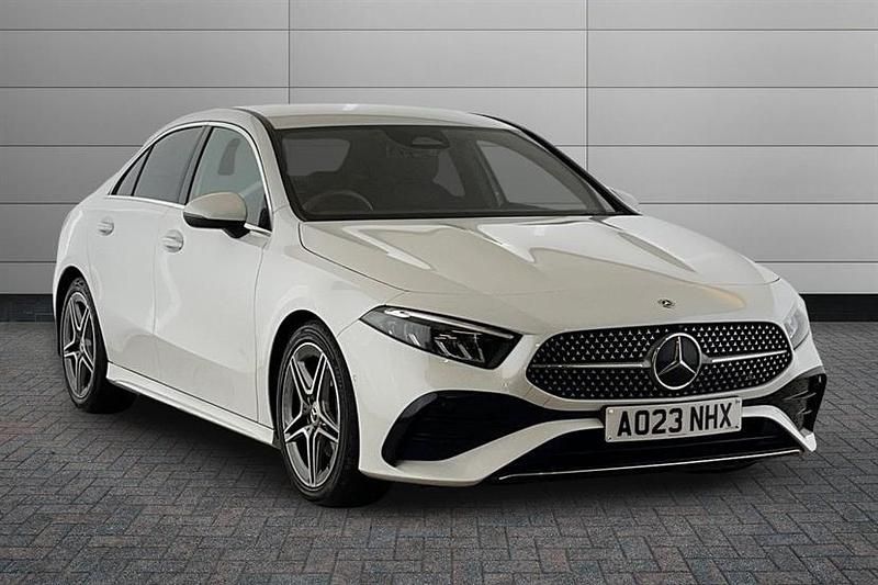 Used Mercedes A200 Executive 163 HP (119 kW) 2023 Digital white Sedan