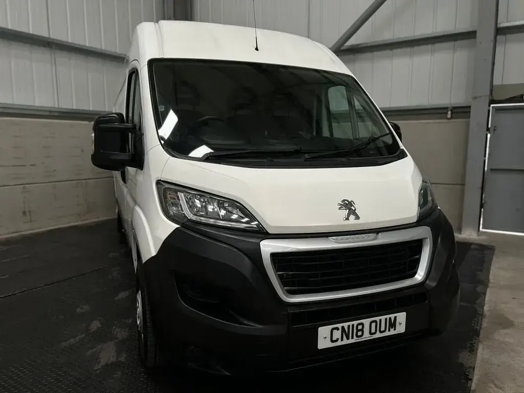 Używany Peugeot Boxer 130 KM (95 kW) 2018 Biały Van