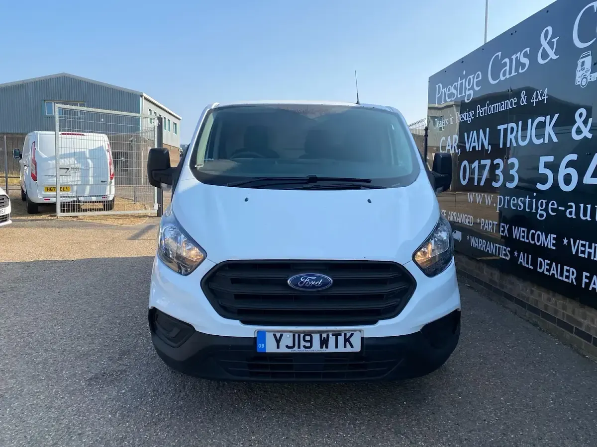 Used Ford Transit Custom 130 HP (95 kW) 2019 White Van