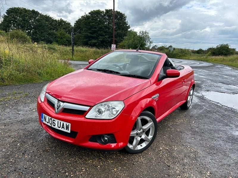 Red Used 2006 Vauxhall Tigra Sport Cabriolet | £1,499 (Good price) - Image 1/4