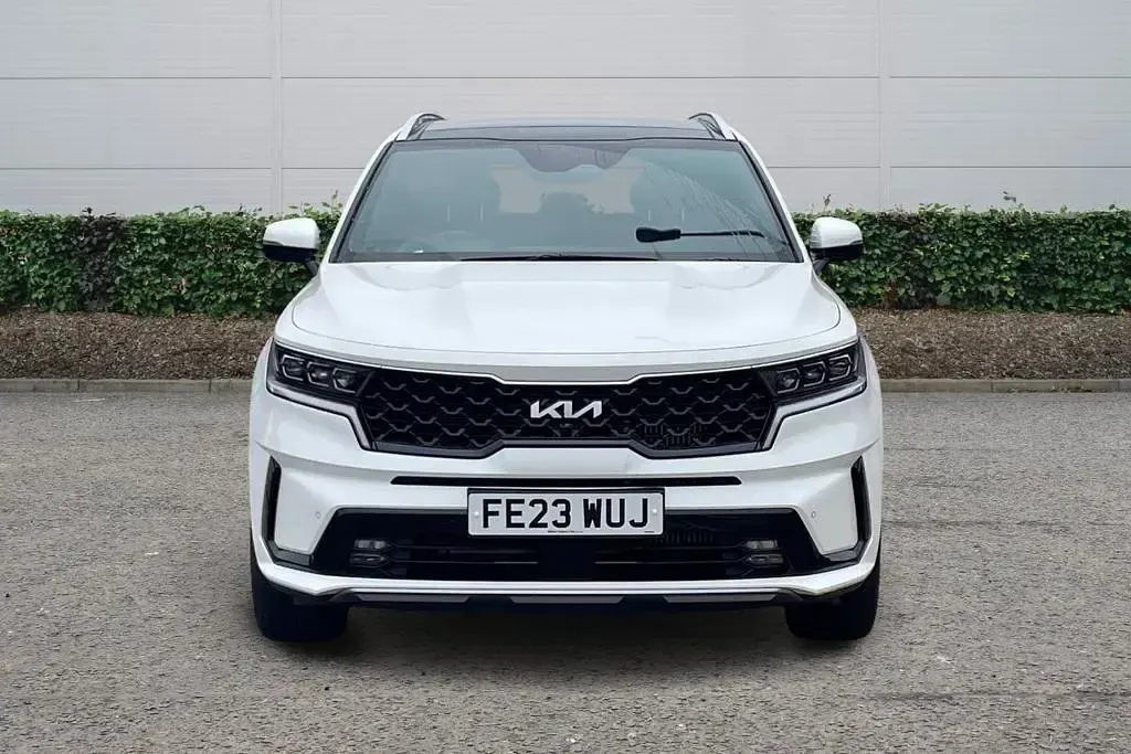 Used Kia Sorento 2023 White SUV
