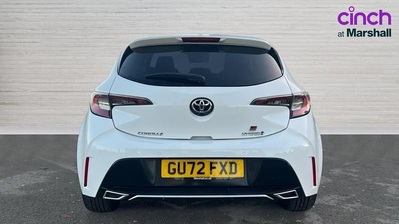 Used Toyota Corolla Sport 122 HP (89 kW) 2022 White Hatchback
