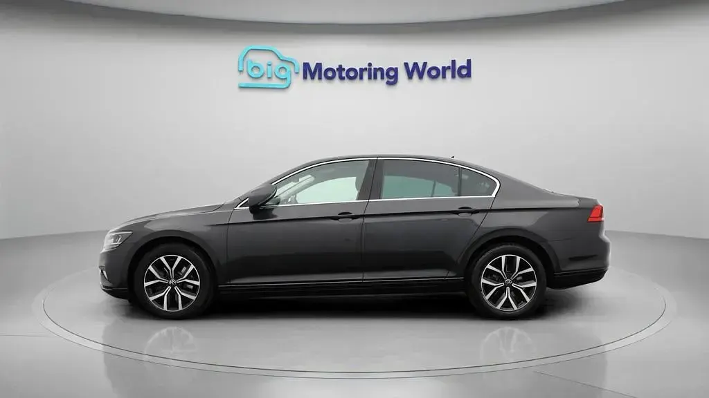 Used VW Passat SEL 150 HP (110 kW) 2021 Grey Sedan