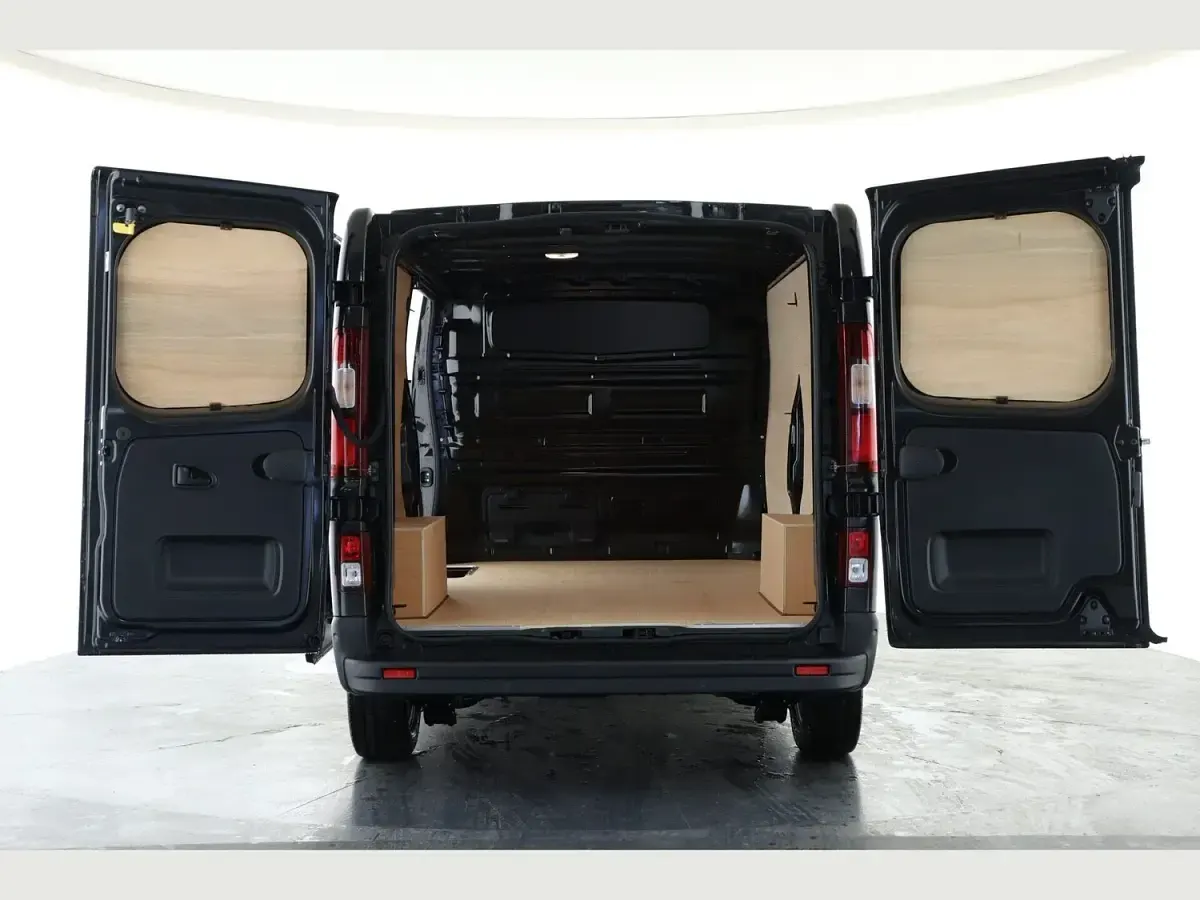 New Renault Trafic 2026 Black