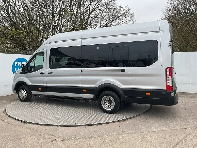 Usado Ford Transit Limited 170 CV (125 kW) 2021 Plateado