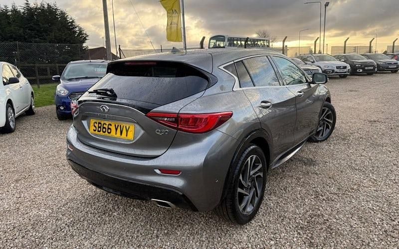 Used Infiniti Q30 122 HP (89 kW) 2017 Grey Hatchback