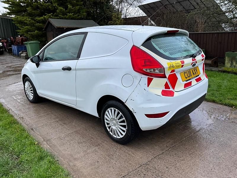 Used Ford Fiesta 2011 White Hatchback