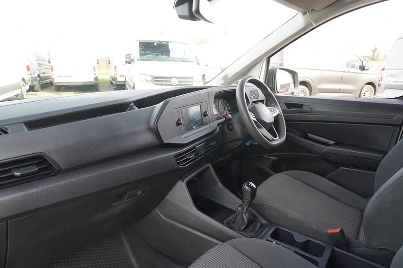 Begagnad VW Caddy 114 HK (83 kW) 2021 Vit Minibuss