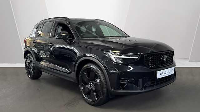Used 2025 Volvo XC40 Plus SUV | £35,195 (Expensive) - Image 1/4