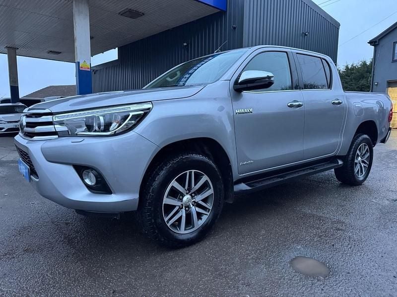 Used Toyota HiLux 150 HP (110 kW) 2018 Silver Pickup