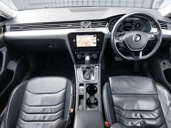 Usado VW Arteon Elegance 150 HP (110 kW) 2019 Cinzento Citadino