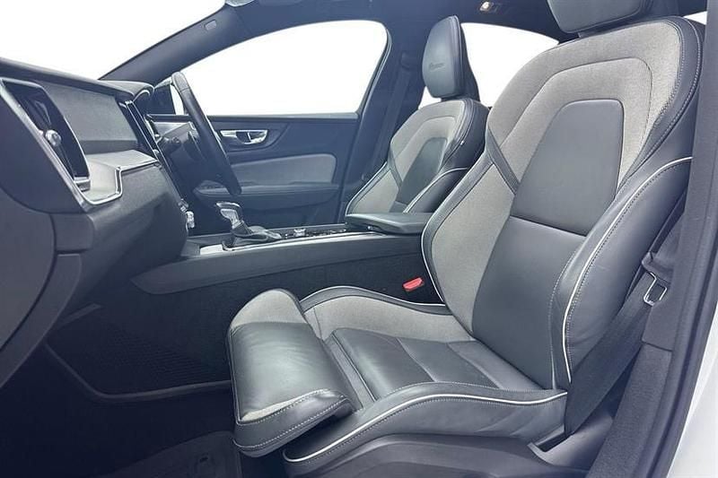 Used Volvo S60 R-Design 250 HP (183 kW) 2020 White Sedan