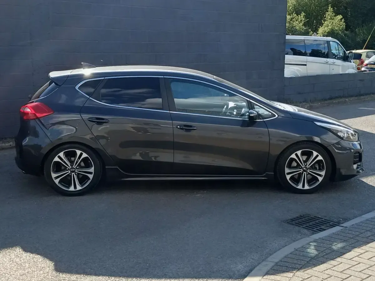 Used Kia Ceed GT-Line 118 HP (86 kW) 2017 Silver Hatchback