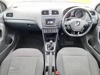Usado VW Polo Edition 90 HP (66 kW) 2017 Cinzento Citadino