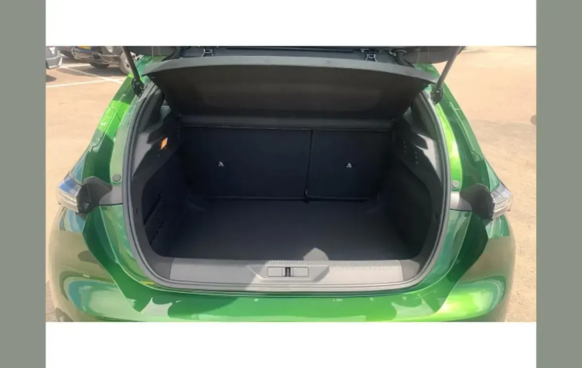 Used Peugeot 308 Active Premium 128 HP (94 kW) 2022 Other Hatchback