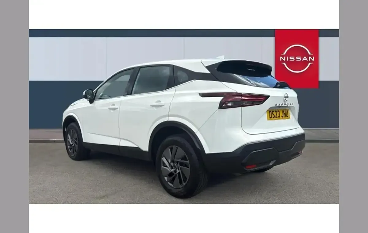 Used Nissan Qashqai Acenta Premium 158 HP (116 kW) 2023 White SUV