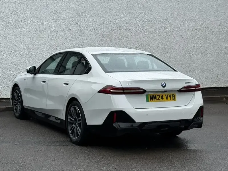 Used BMW i5 M Sport 250 kW (340 HP) 2024 White Sedan