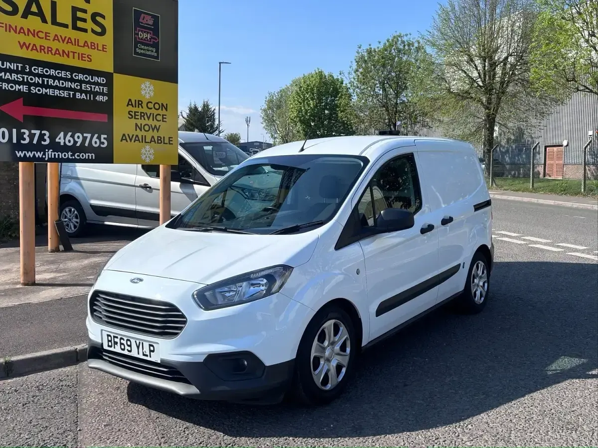 Used Ford Transit Courier Trend 2019 White Van