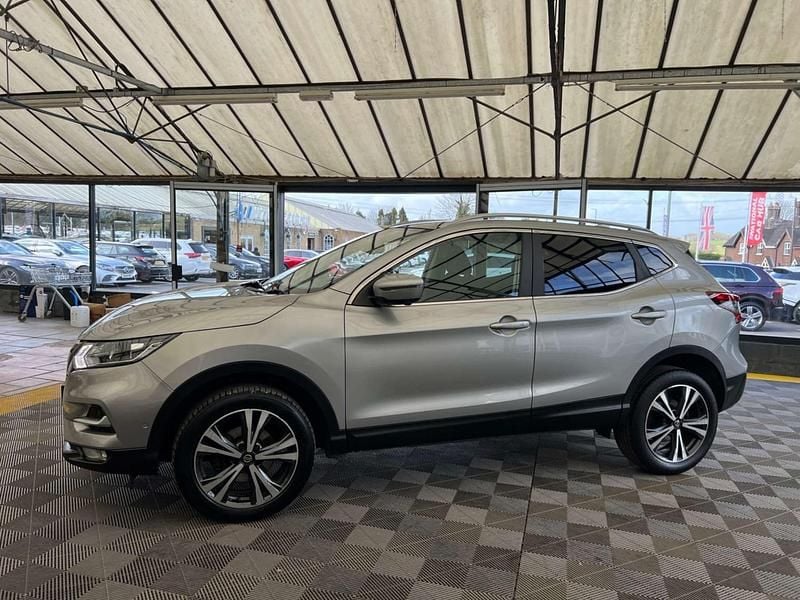 Used Nissan Qashqai N-Connecta 140 HP (102 kW) 2020 Silver SUV