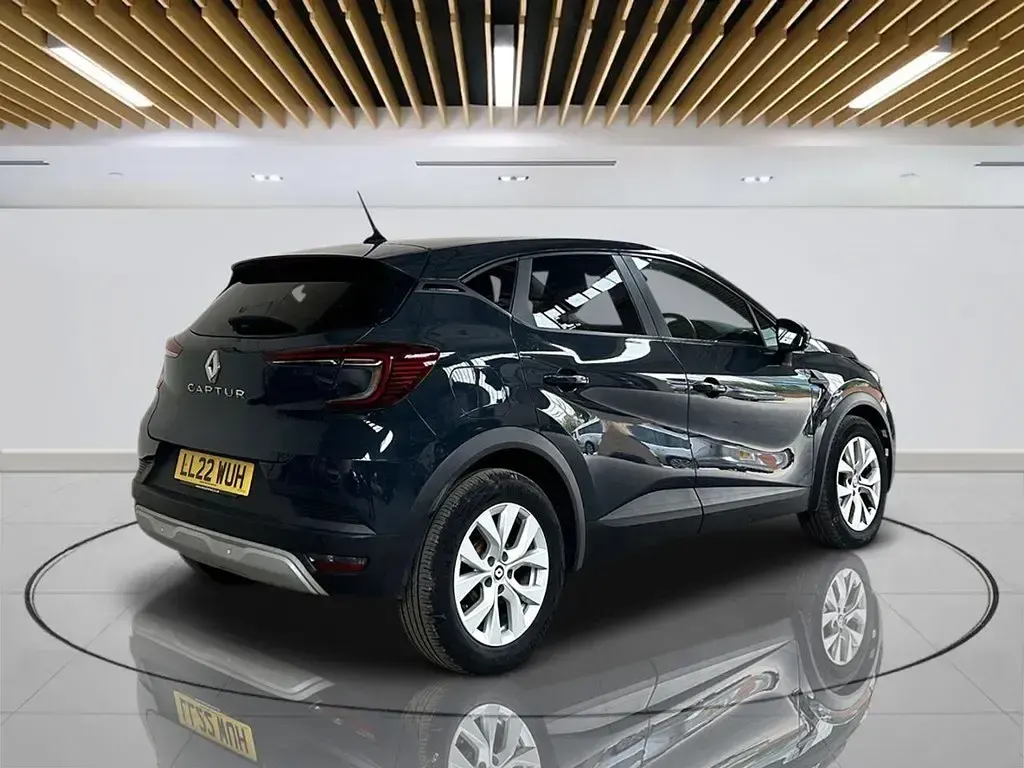 Second-hand Renault Captur Iconic 90 CP (66 kW) 2022 Albastru SUV
