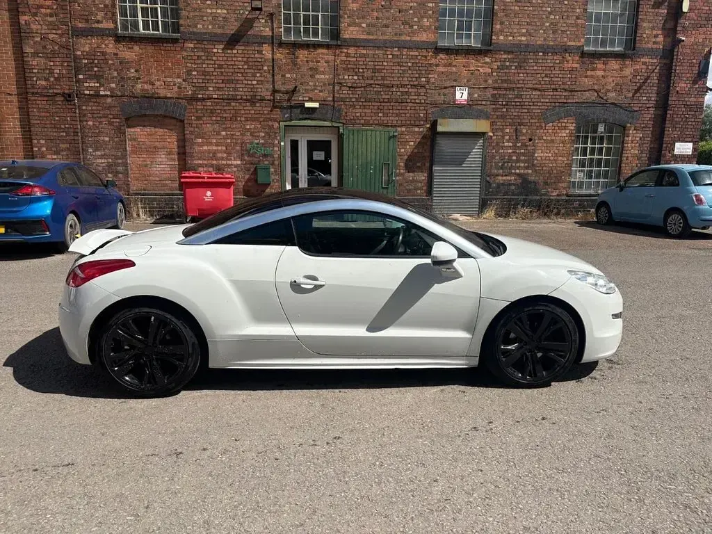 Used Peugeot RCZ GTi 156 HP (114 kW) 2014 White Coupe