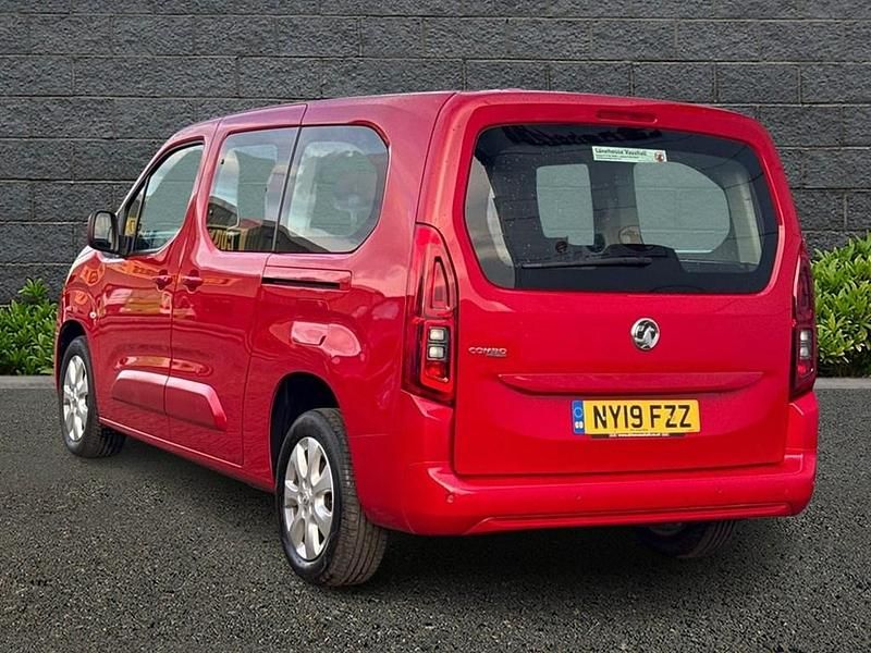 Used Vauxhall Combo S 110 HP (80 kW) 2019 Red MPV