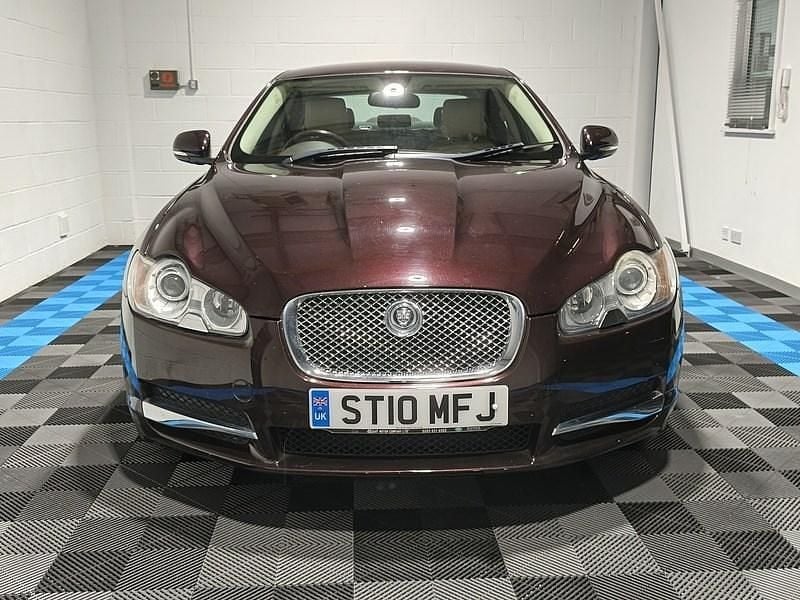Used Jaguar XF Luxury 238 HP (175 kW) 2010 Red Sedan