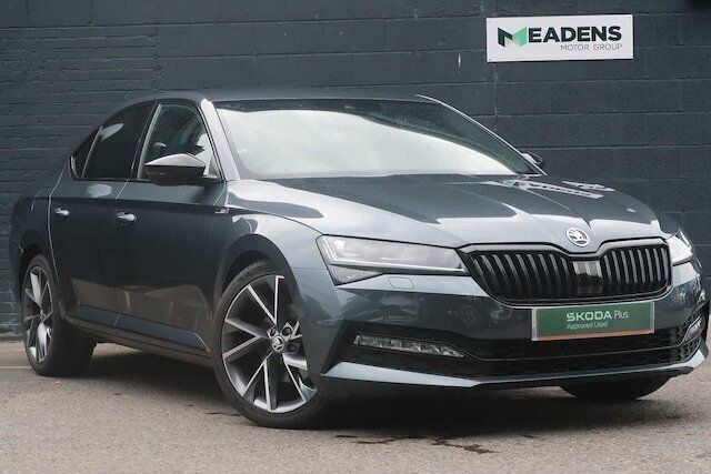 Quartz grey metallic Used 2021 Skoda Superb SportlinePlus Hatchback | £18,295 (Good price) - Image 1/4