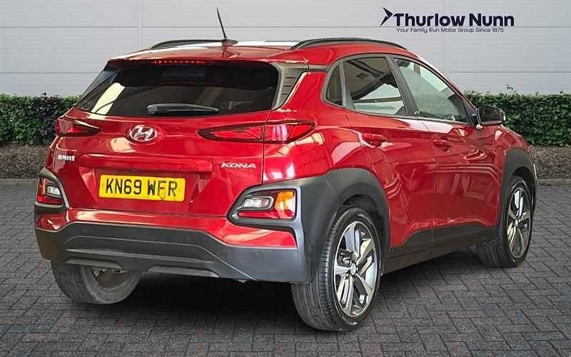 Second-hand Hyundai Kona Edition 120 CP (88 kW) 2020 Roșu SUV