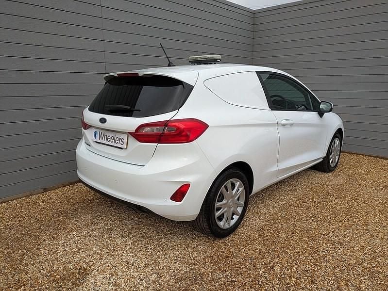 Używany Ford Fiesta 2020 Biały Hatchback